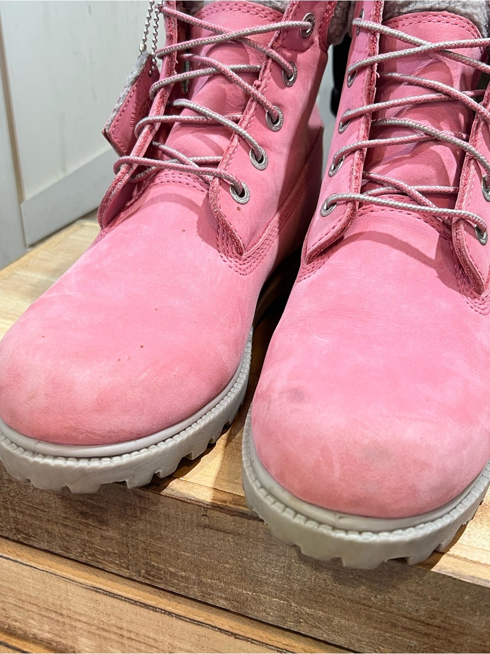 "Timberland Women’s 6-Inch Premium Pink Suede Waterproof Boots with Faux Fur 9 - Picture 7 of 13